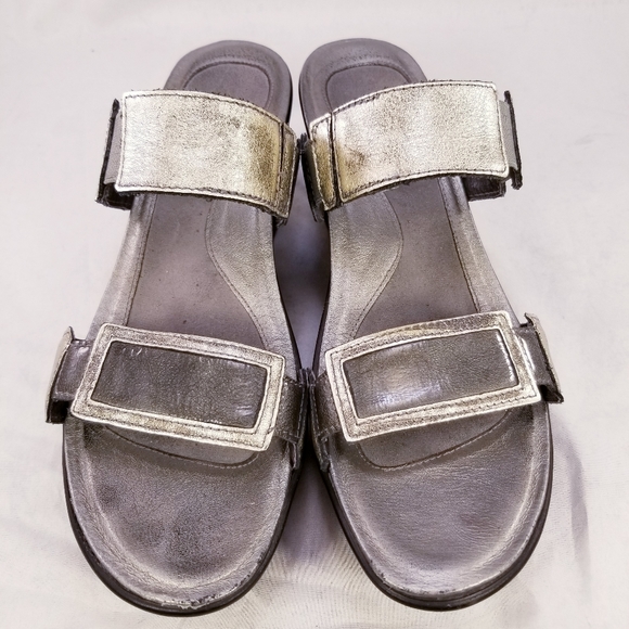 NAOT FOOTWEAR ANTIQUE GOLD LEATHER SLIDES SANDALS WOMEN SIZE 40/9 - Picture 4 of 10
